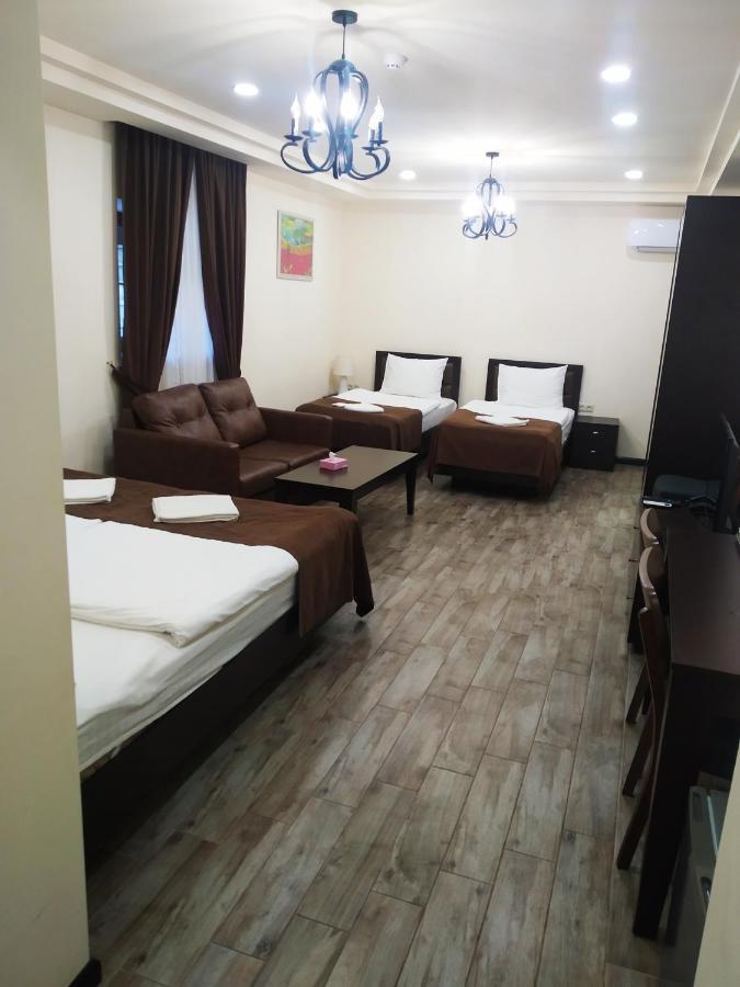 Boutique Living Hotel Єреван Екстер'єр фото