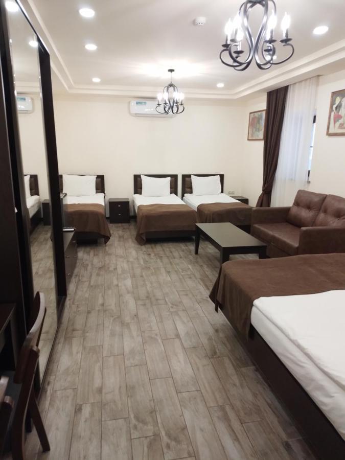 Boutique Living Hotel Єреван Екстер'єр фото
