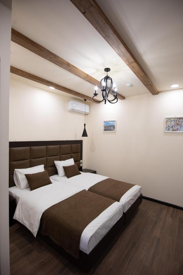 Boutique Living Hotel Єреван Екстер'єр фото