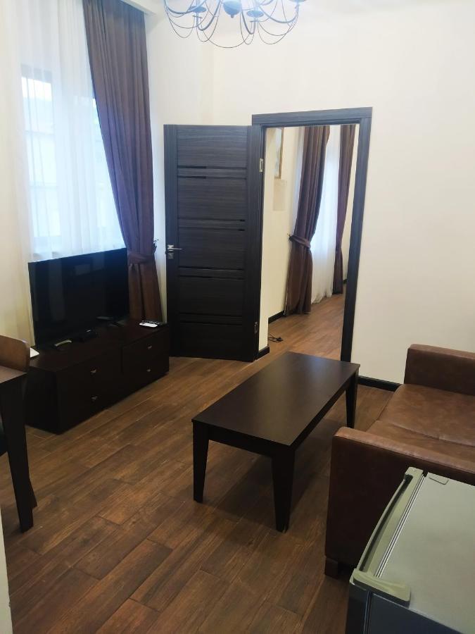 Boutique Living Hotel Єреван Екстер'єр фото