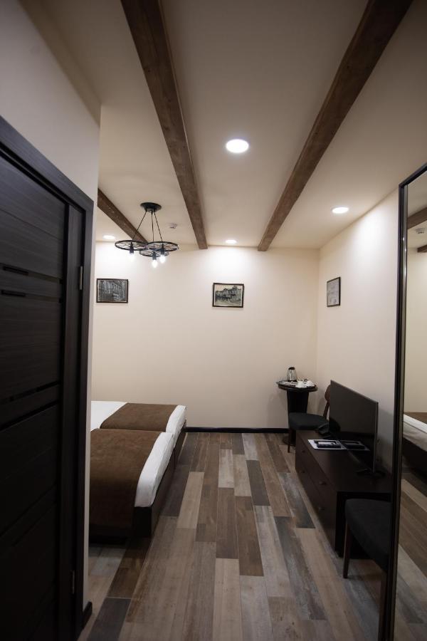 Boutique Living Hotel Єреван Екстер'єр фото