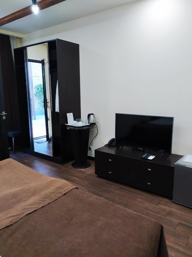 Boutique Living Hotel Єреван Екстер'єр фото