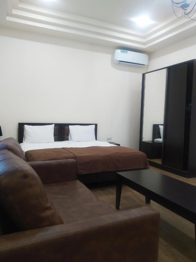 Boutique Living Hotel Єреван Екстер'єр фото