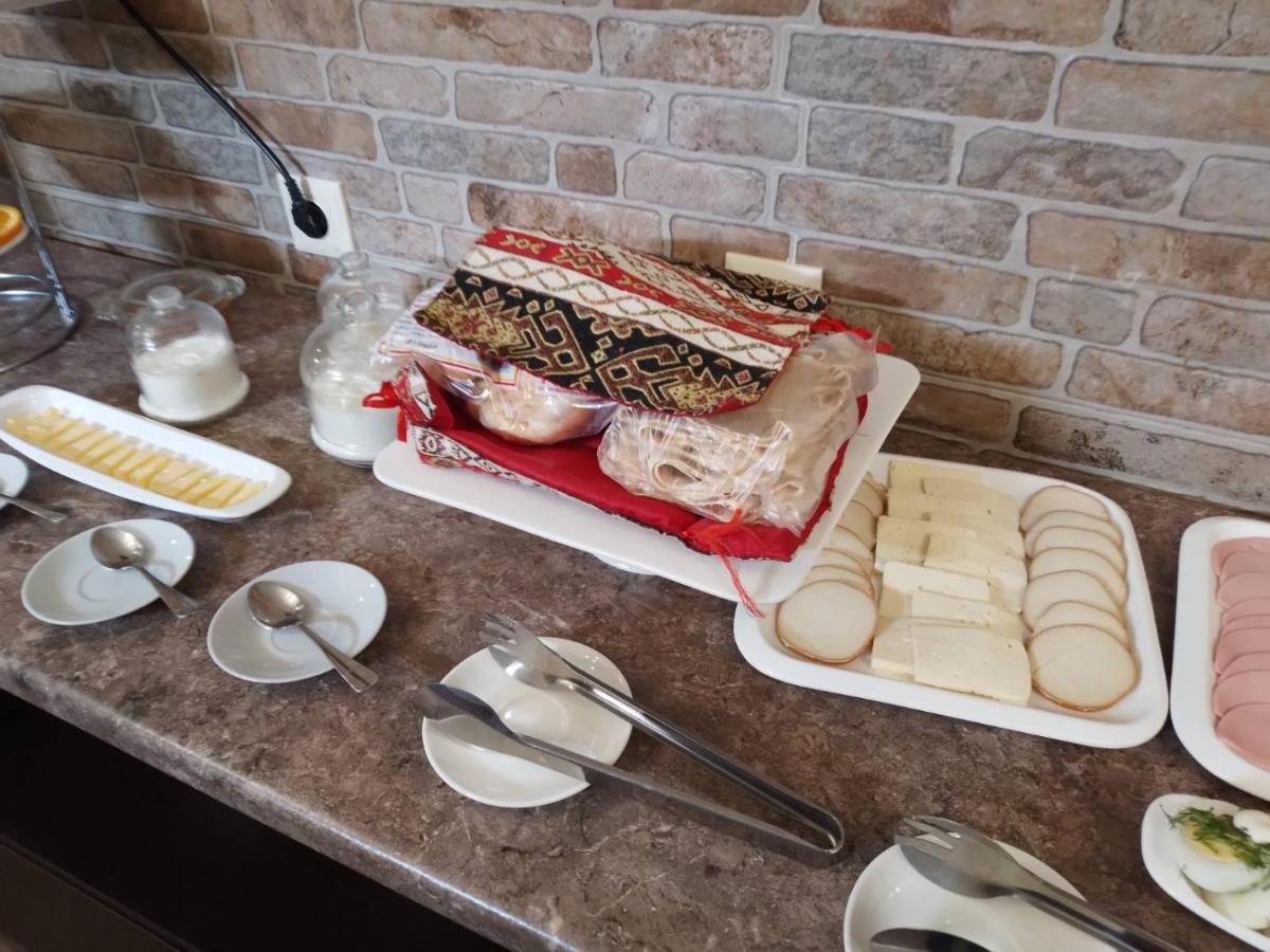 Boutique Living Hotel Єреван Екстер'єр фото