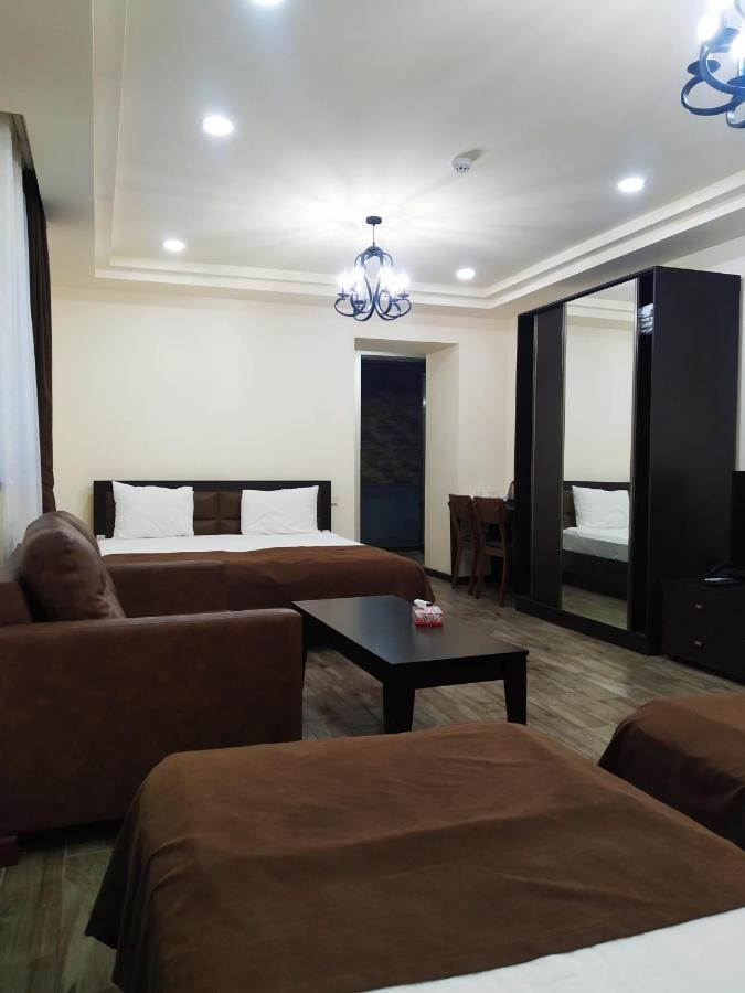 Boutique Living Hotel Єреван Екстер'єр фото