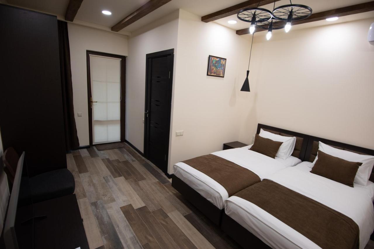 Boutique Living Hotel Єреван Екстер'єр фото